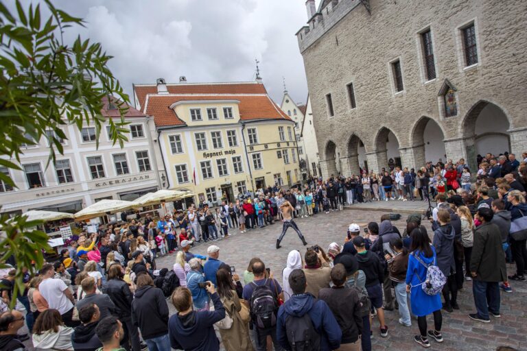 Tallinn Fringe Festival 2025 programmi avalöök: ees ootab kuu jagu filtreerimata kultuuri