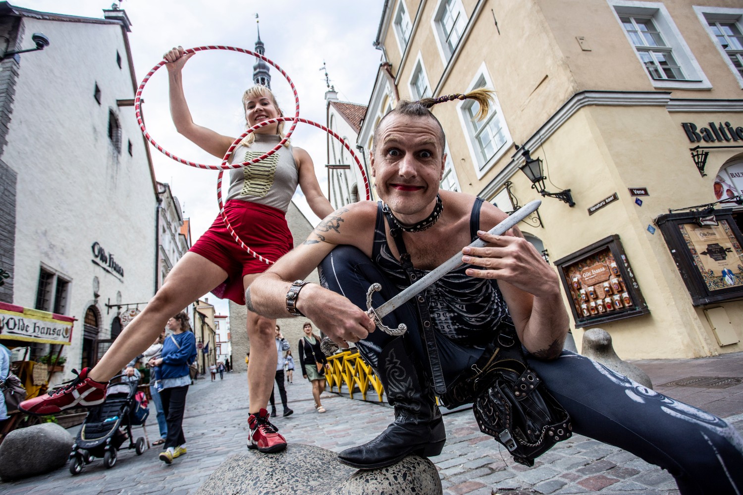 Street Performers at Townhall Tallinn Fringe Festival Photo Anton Serdjukov