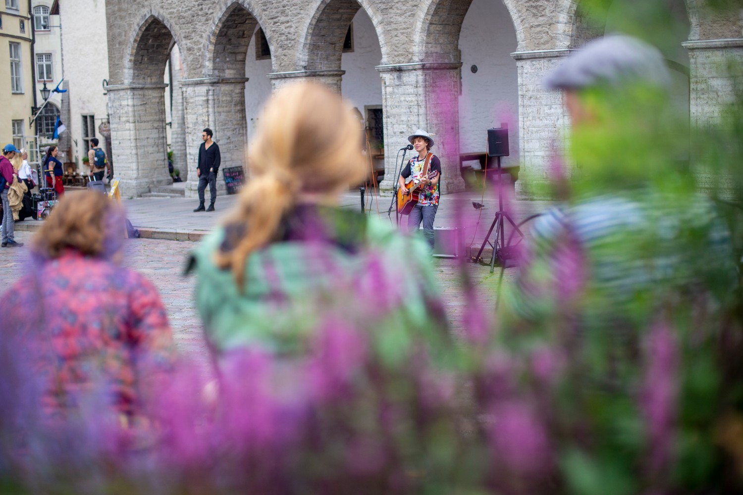 Street concert performance at Townhall Tallinn Fringe Festival Photo Anton Serdjukov